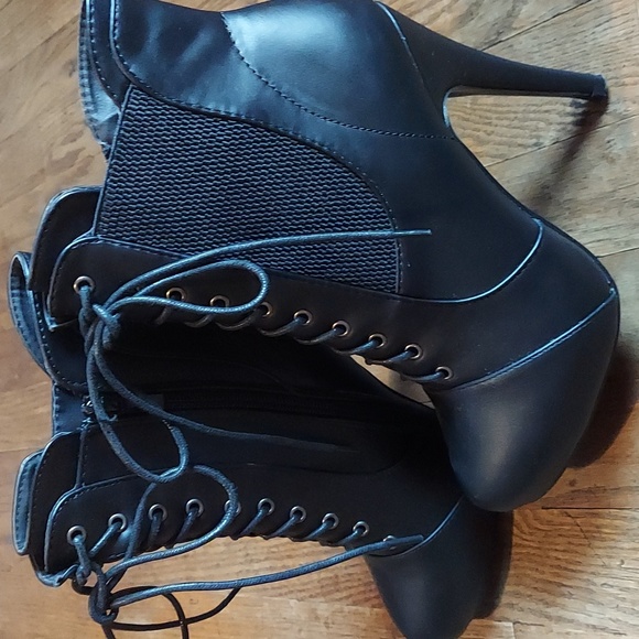 M&M 4 for $12 Shoes - Picture 3 of 9